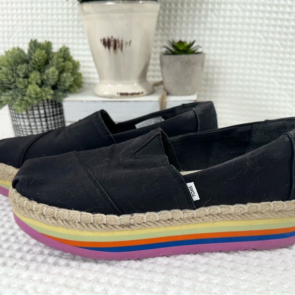 Black Canvas Espadrille Flats - Picture 4 of 9